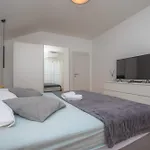 Slamic Apartment *