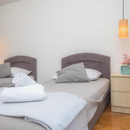 Slamic Apartment Primosten