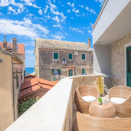 Slamic Apartment Primosten